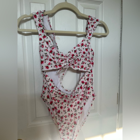 xhilaration One Piece Bathing Suit XS - Picture 2 of 3